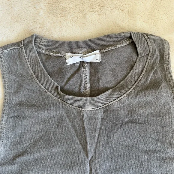 Carly Jean Los Angeles Playa Tank - Picture 2 of 4